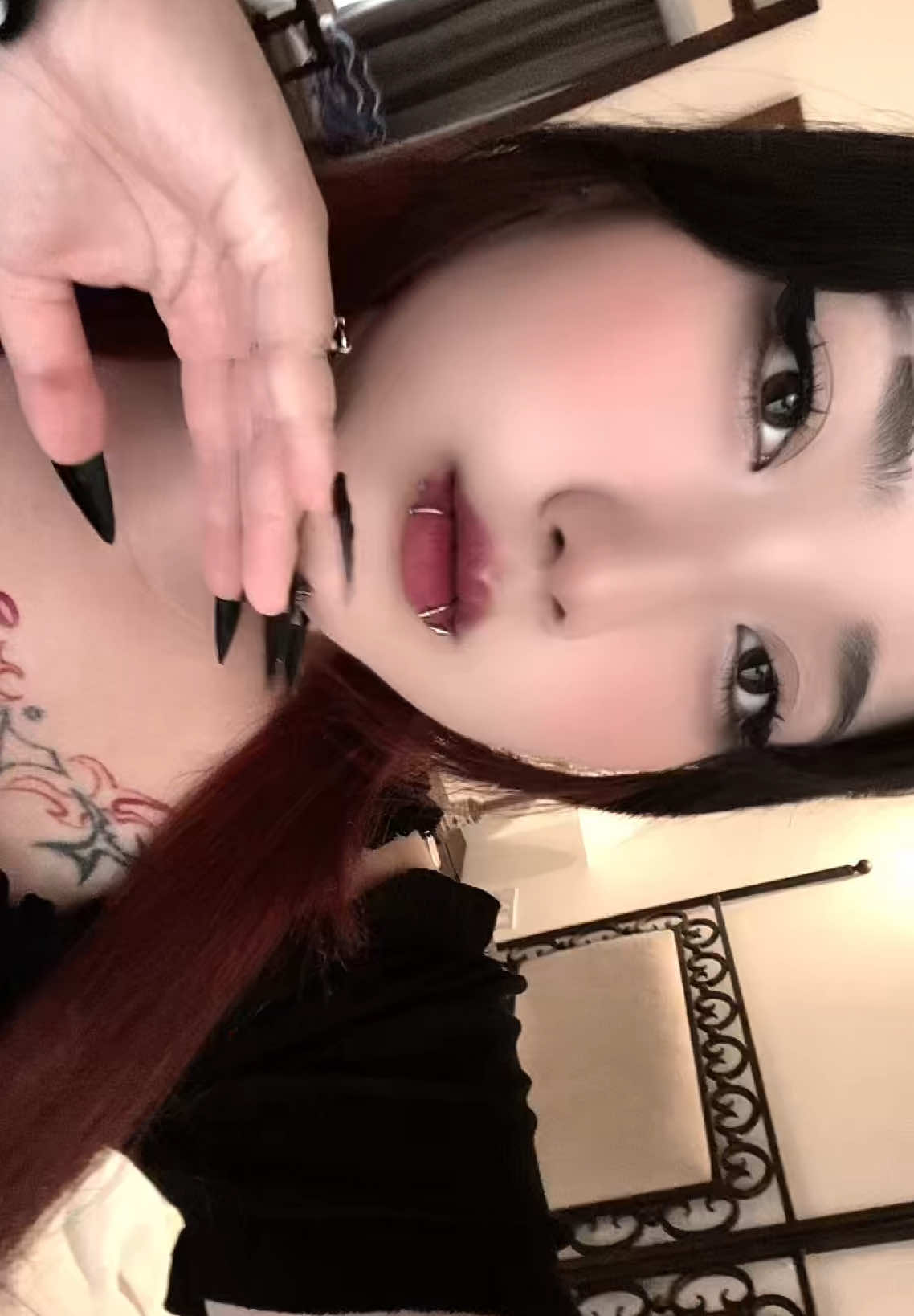 @Vy Vy🕷️🕸️