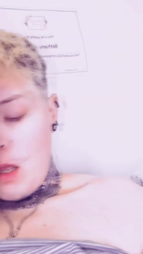 @𝚃𝚊𝚢𝚝𝚘𝚗'♡