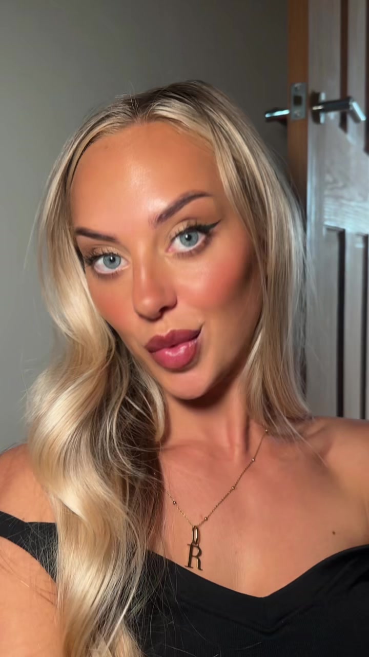 @Rhiannonbluelive🦋