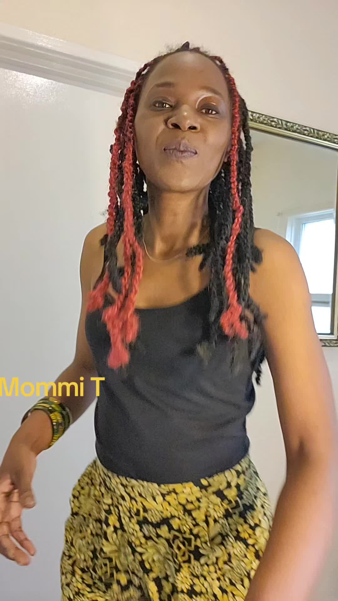 @Mommi_Tee