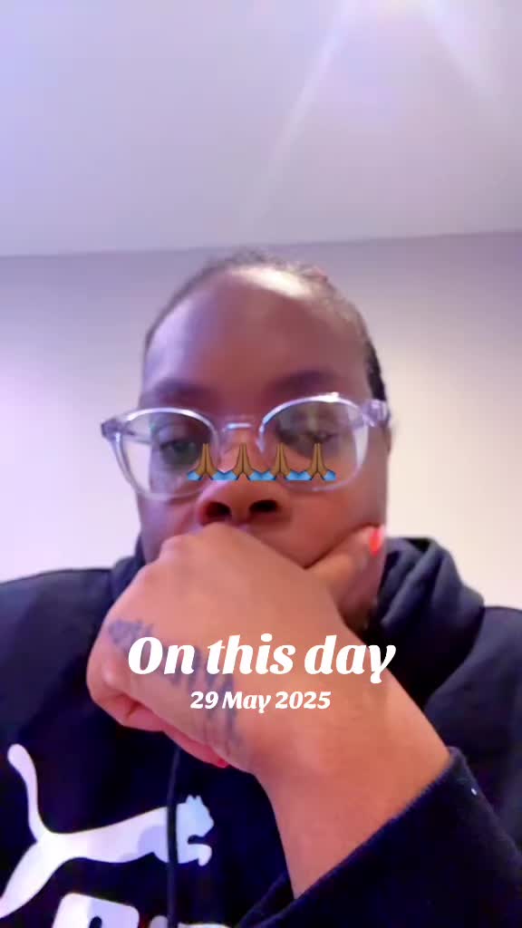 @MrsFranceskamara77