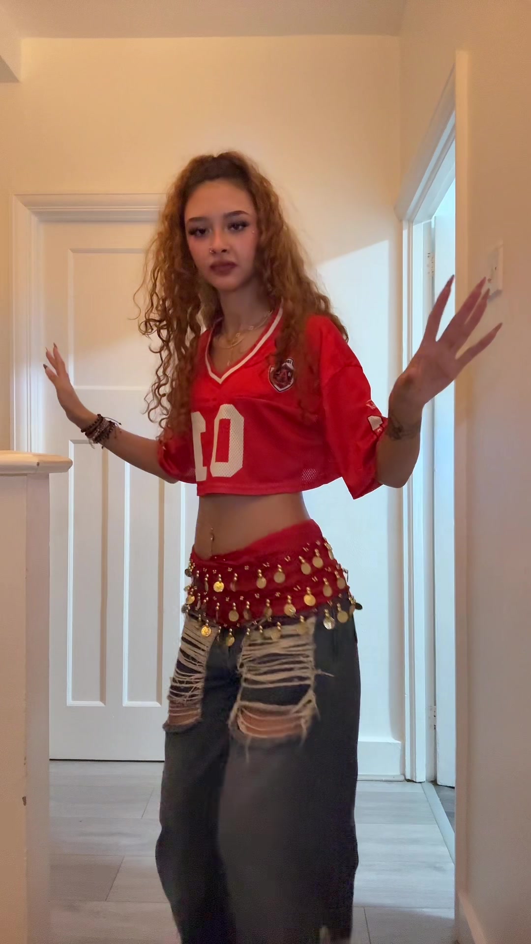 @🧟&zwj;♀️