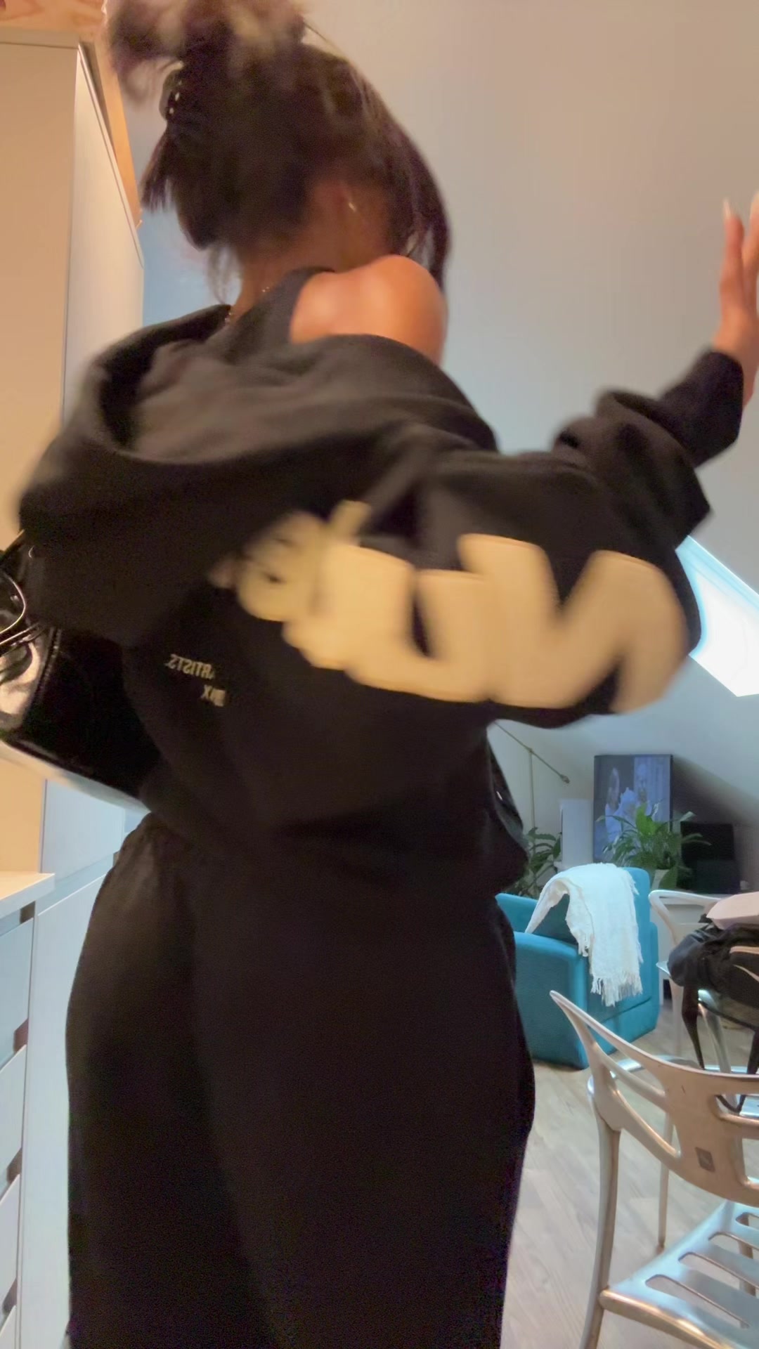 @Ell