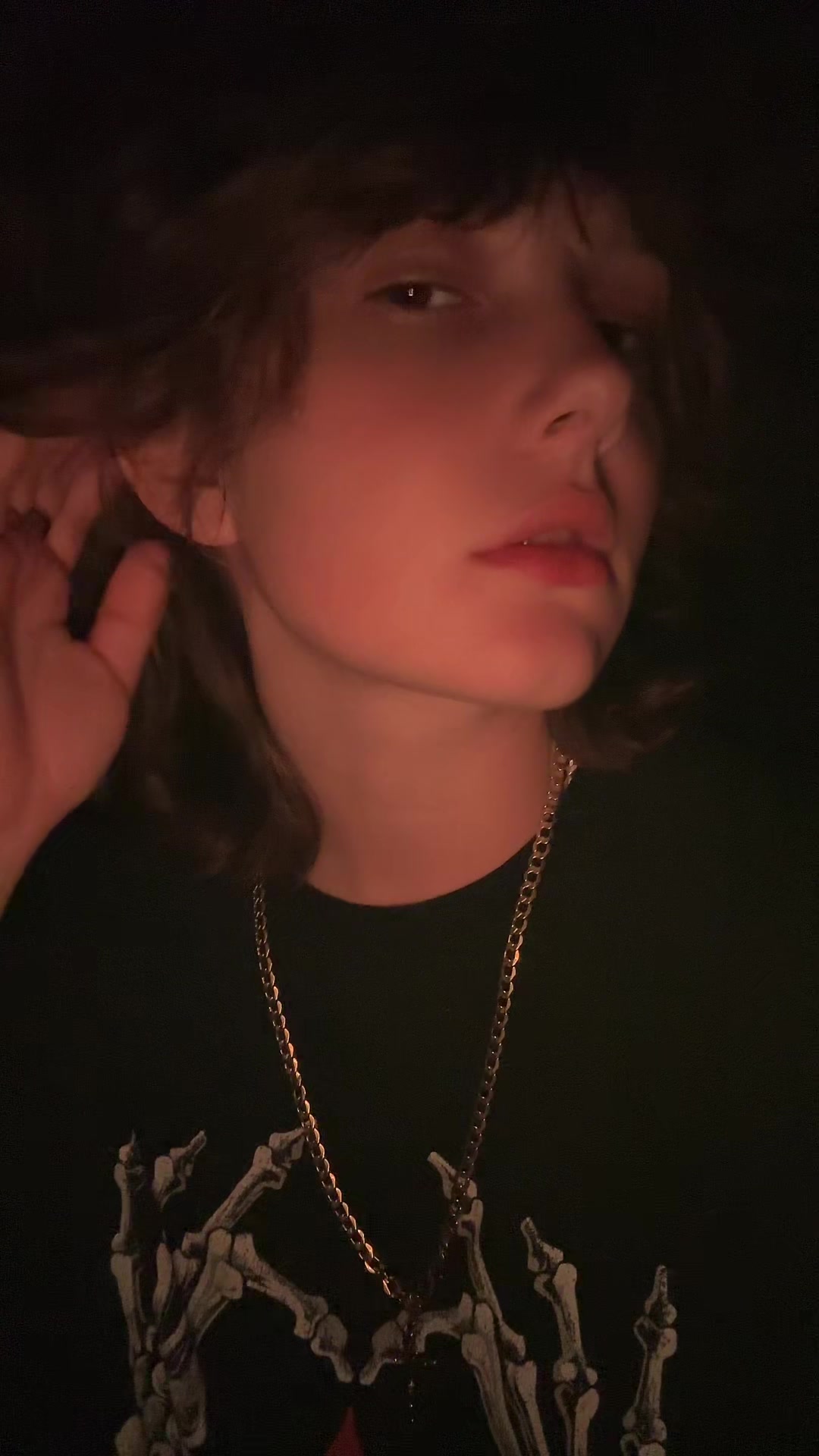 @:3