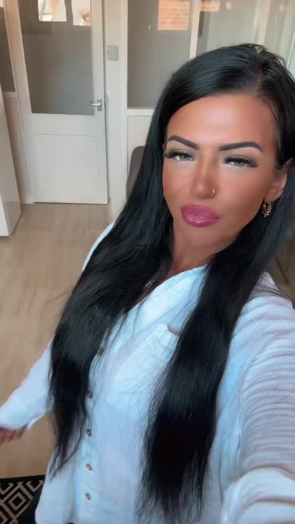 @𝓔 𝓫 𝓸 𝓷 𝔂 𝑪 𝒐 𝒙 🍒
