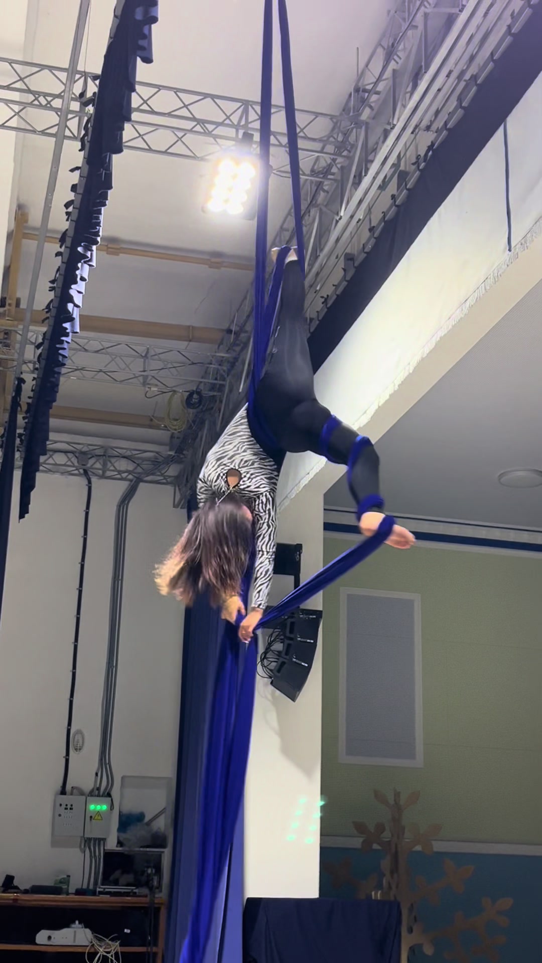 @Aerial monk studio