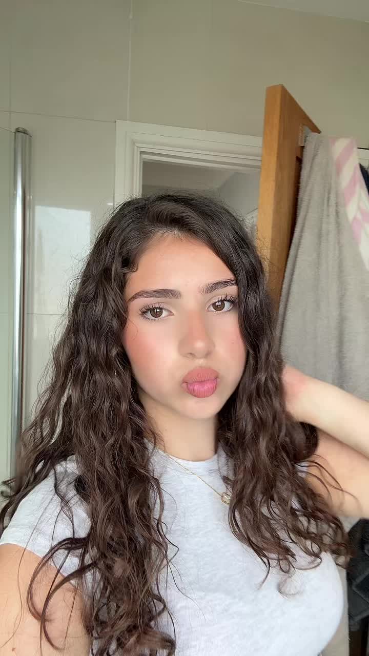 @𝒻𝒾𝓁𝒾𝓏.