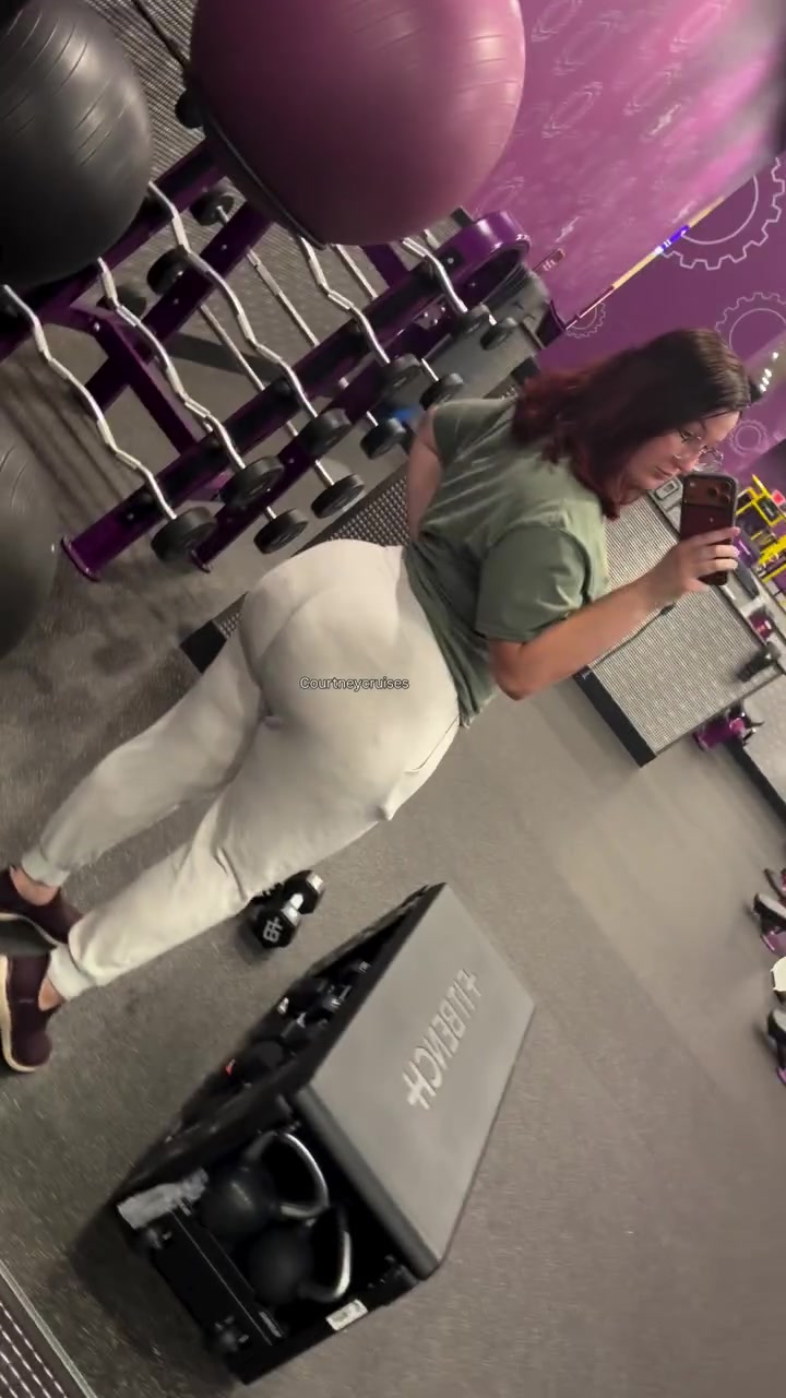 @Curvy Courtney