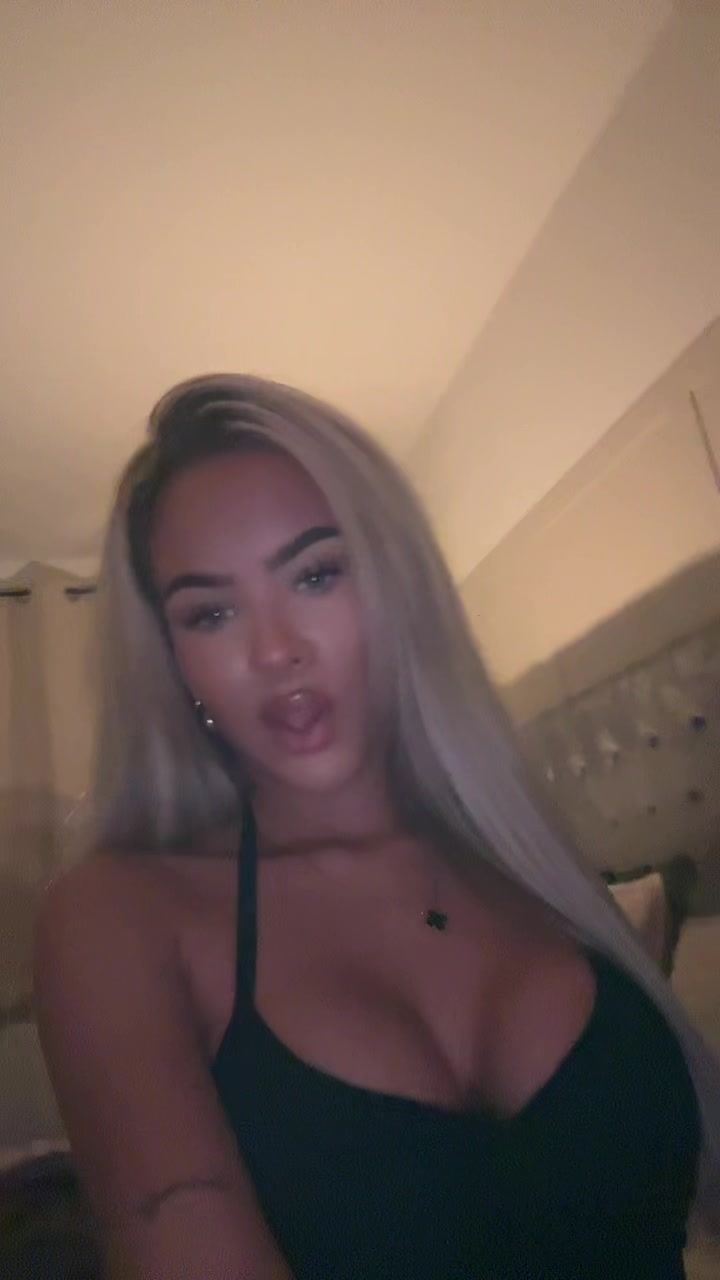 @elliesouthgate1