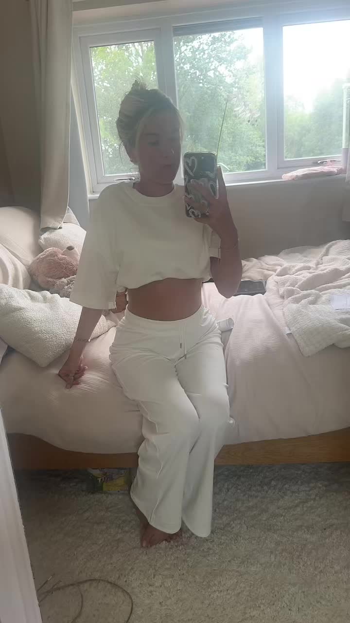 @Elleyjean
