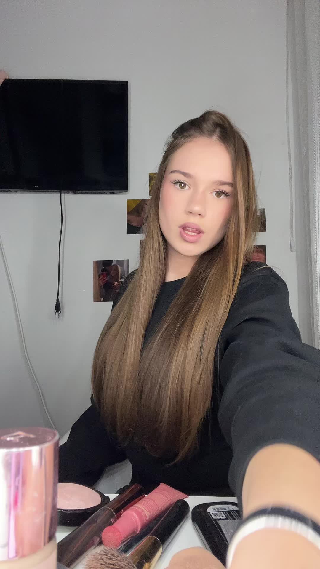@𝓛𝓪𝓷𝓪