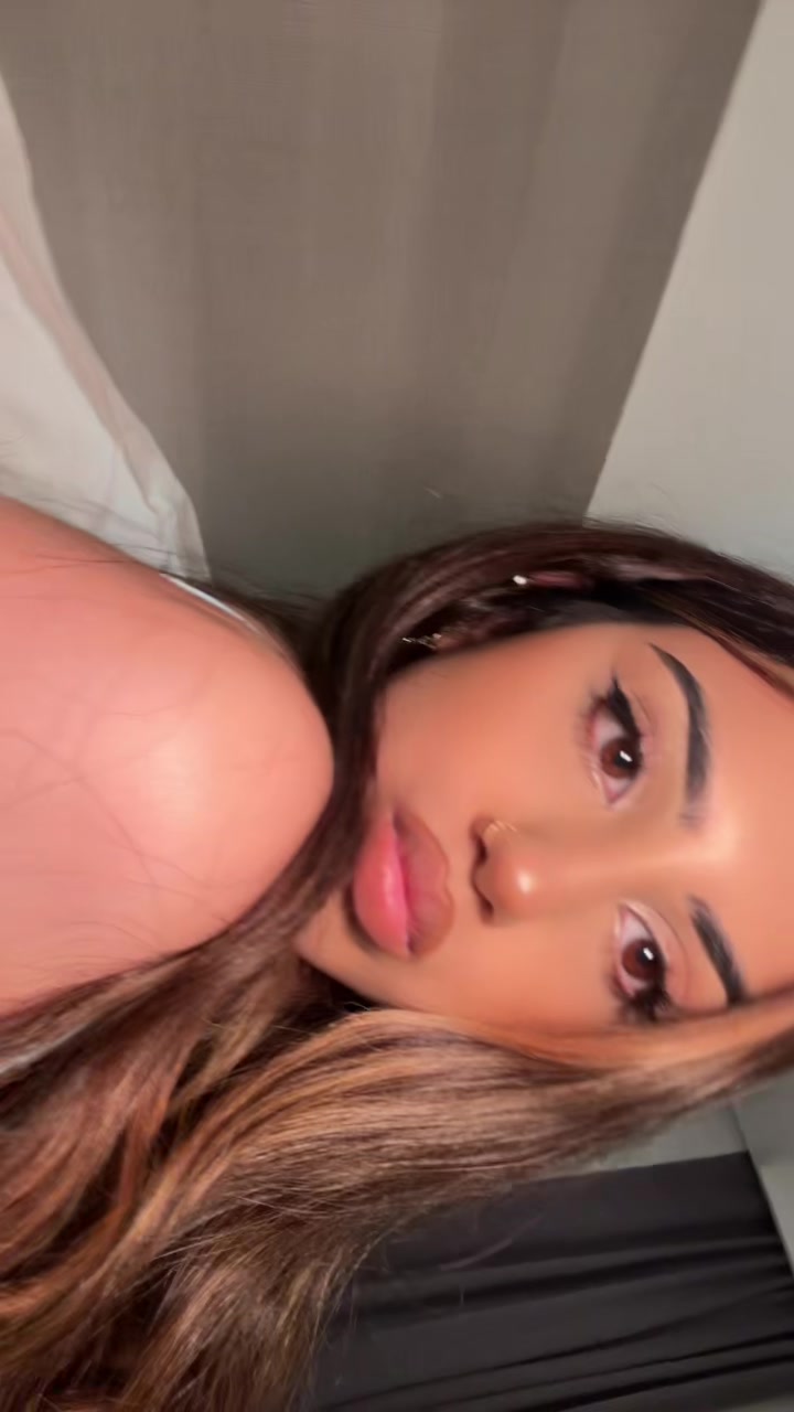 @arooj