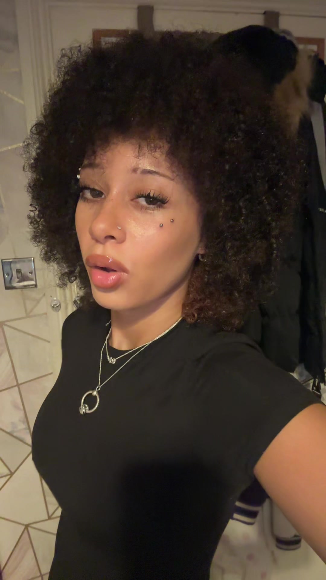 @roxannee