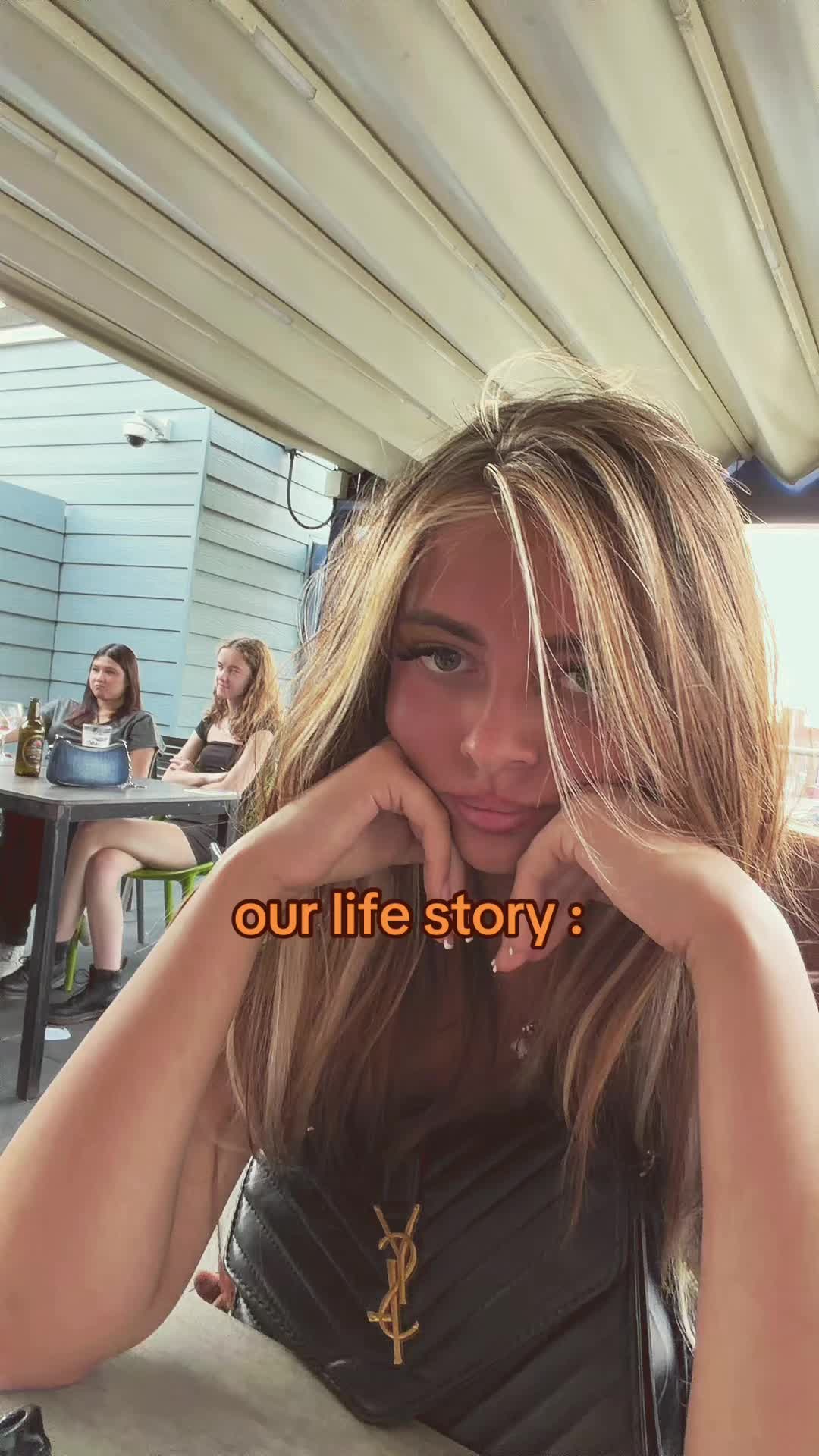@em+el vlogs🩷