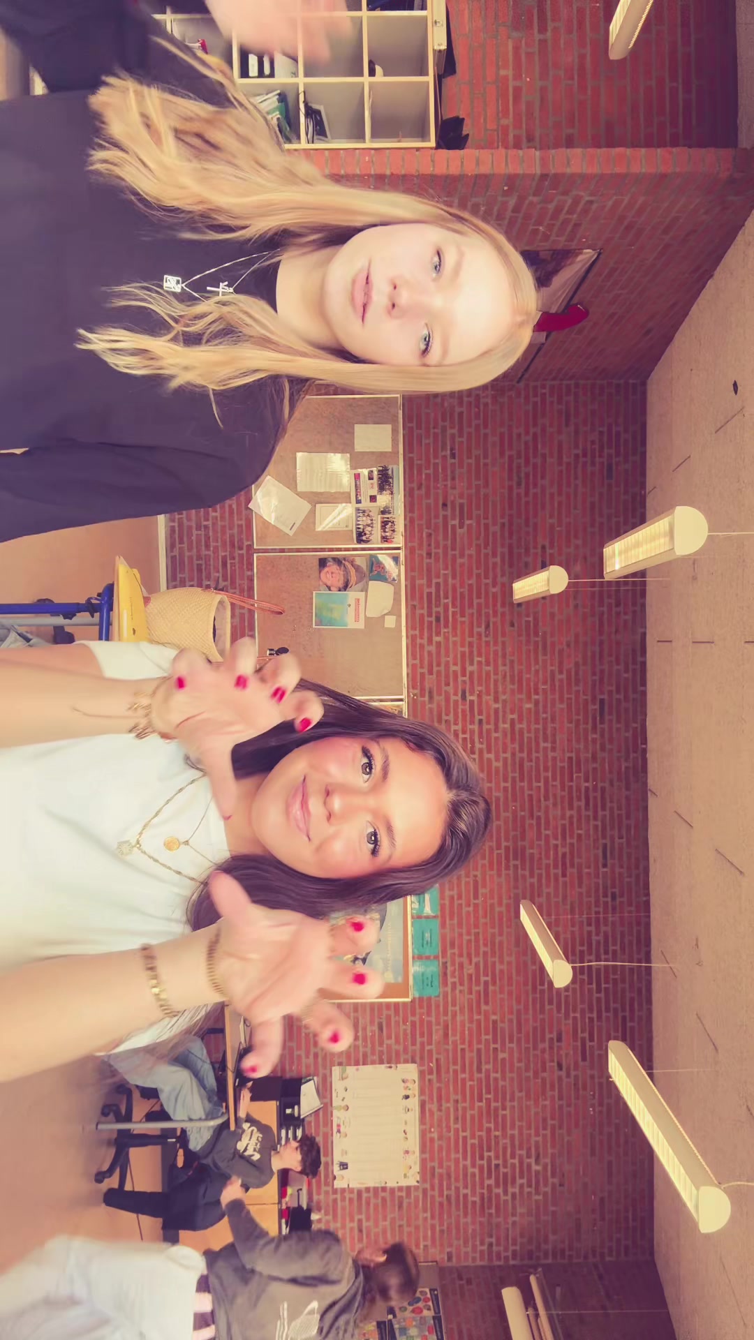 @HALISA DEDINCA<3