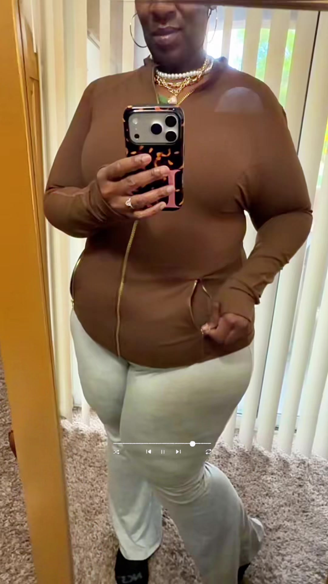 @larae_000