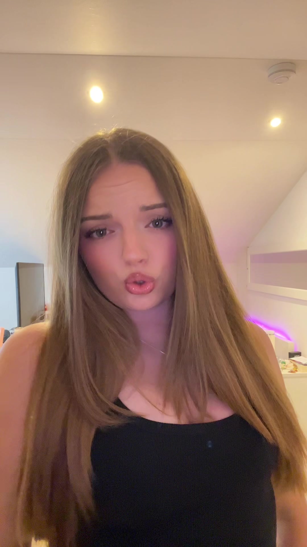 @𝑴