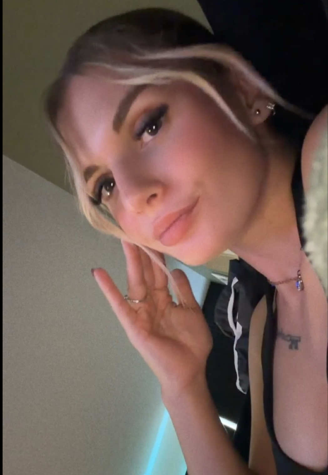 @C&eacute;lia 🌺