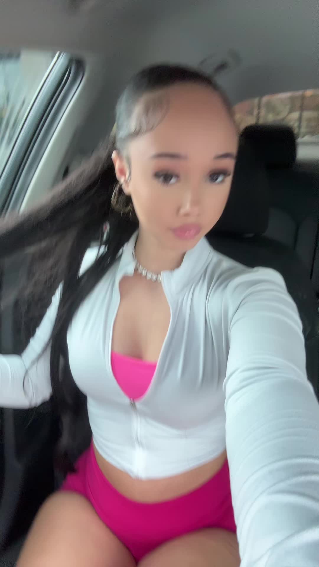@🐰