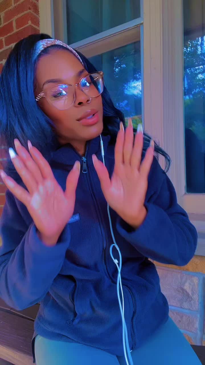 @Sherena_Capri