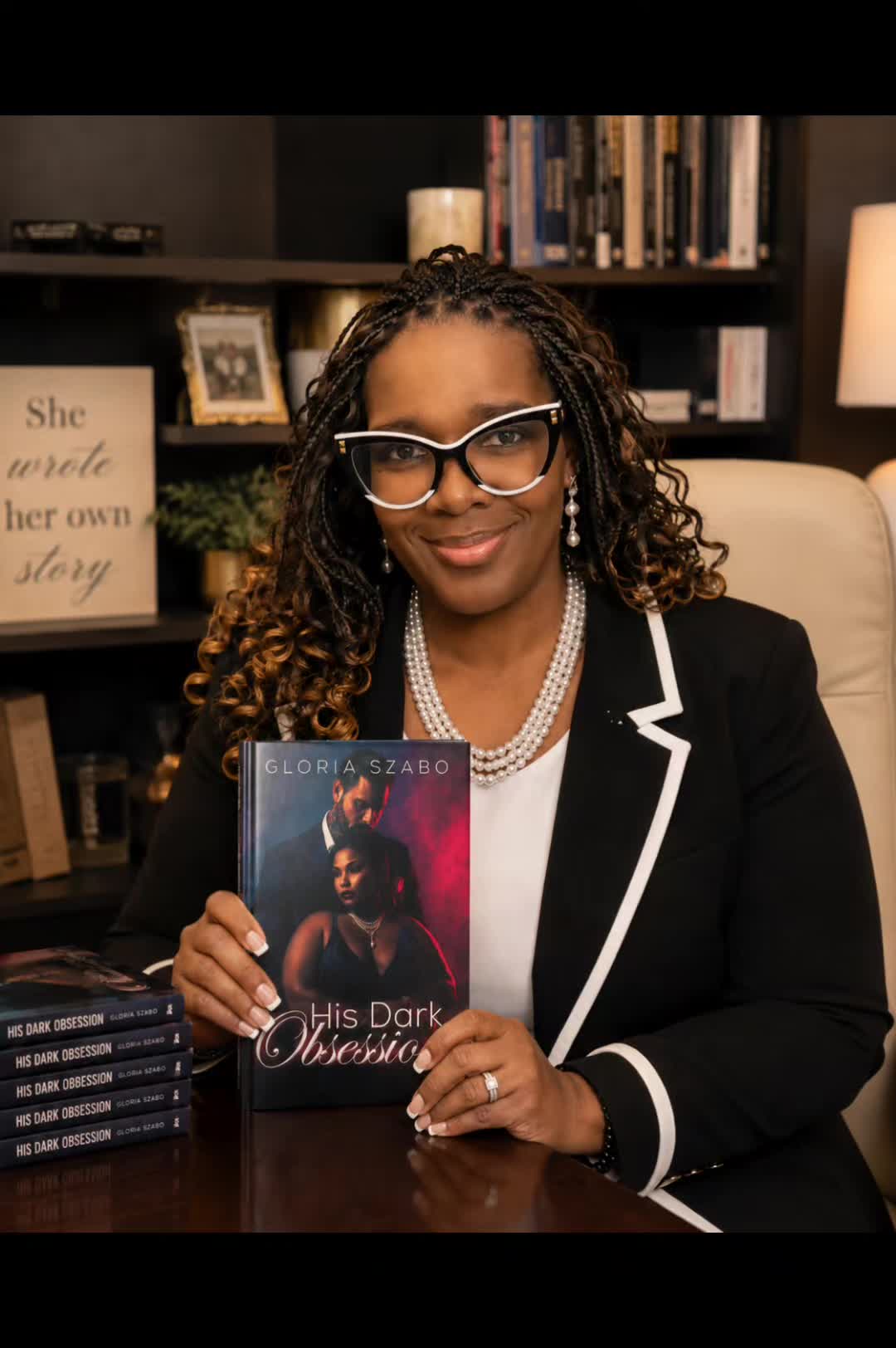 @Gloria Szabo-Author