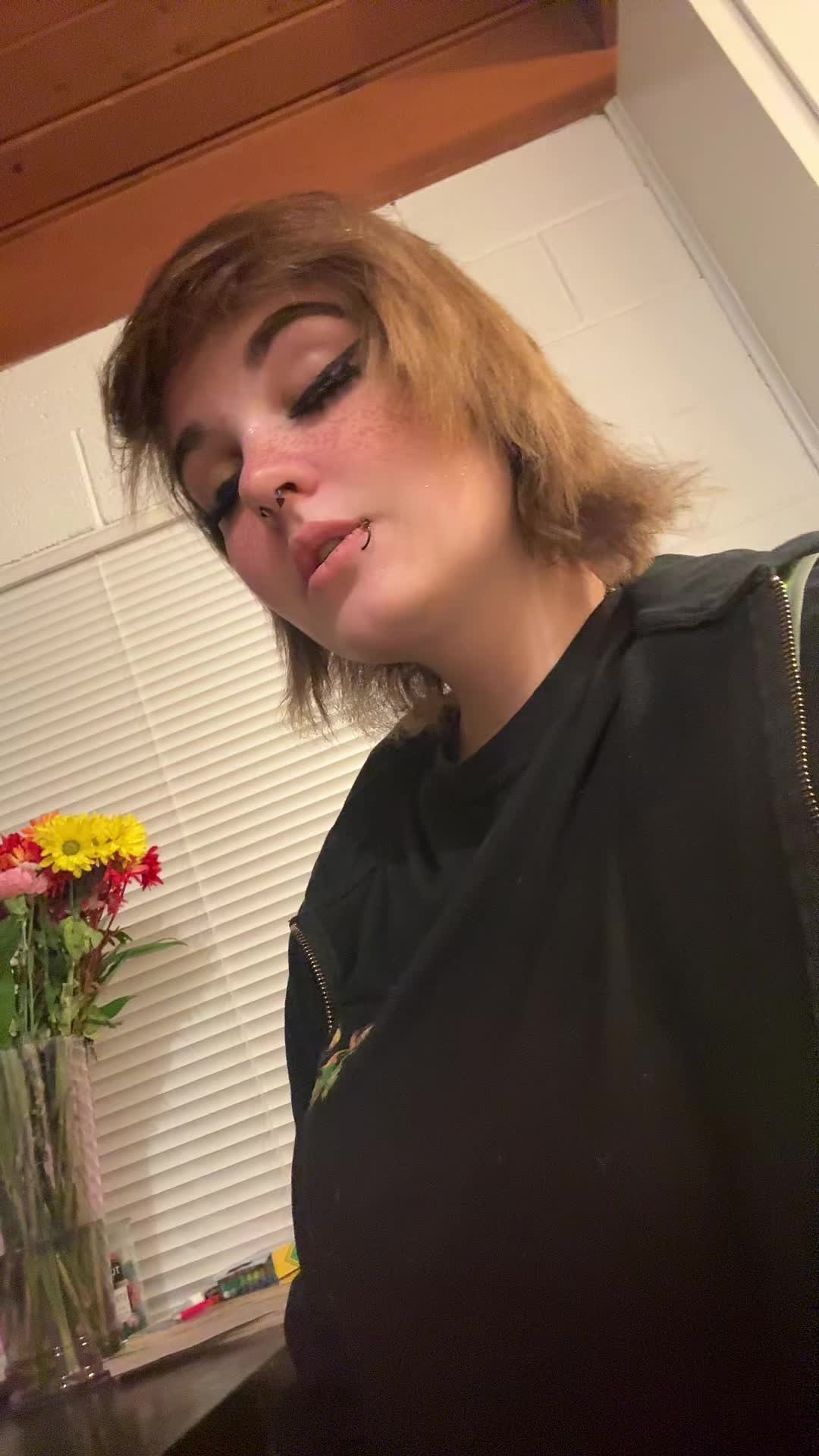 @Goth_mommy420