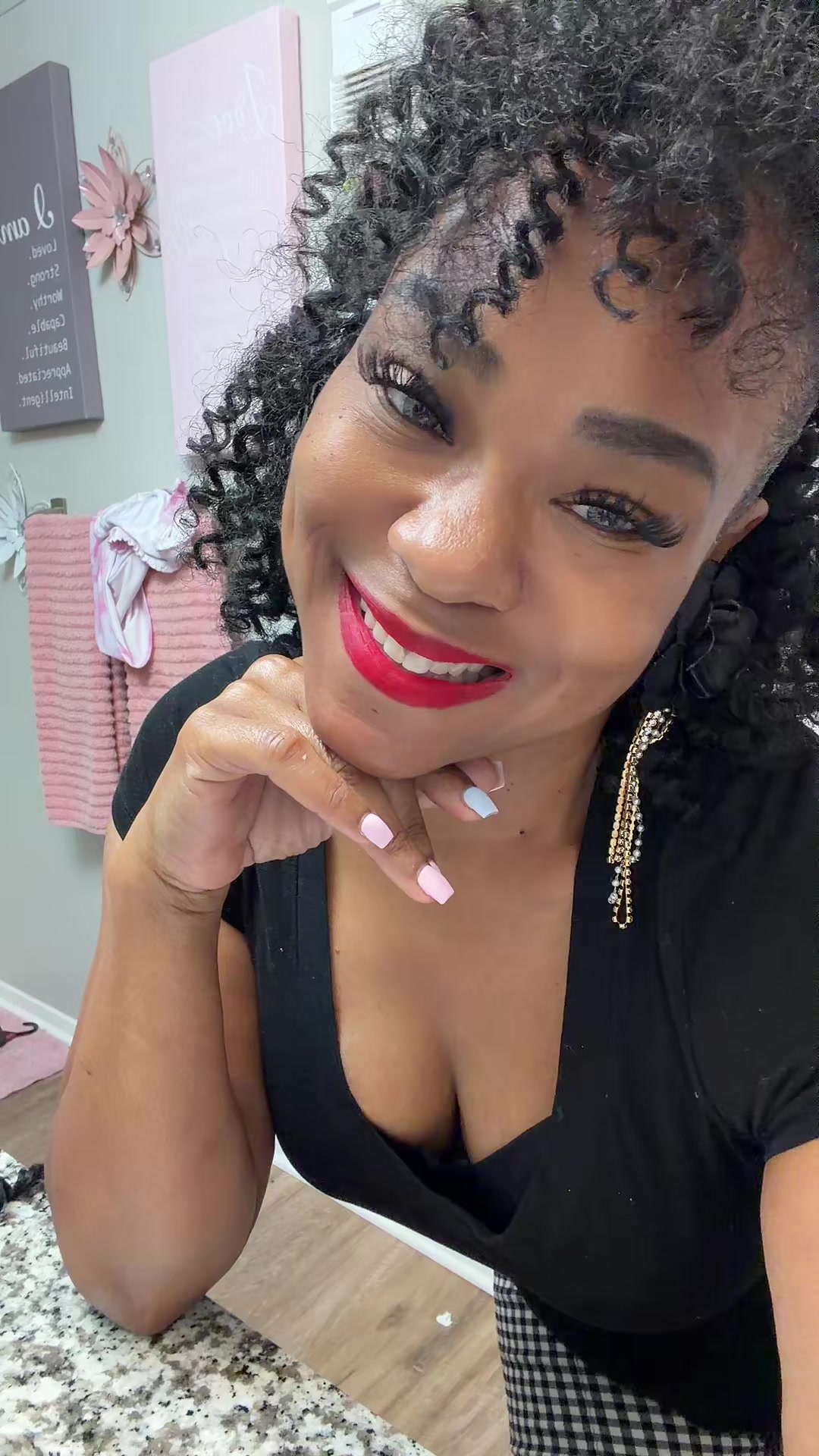 @mserinmonique