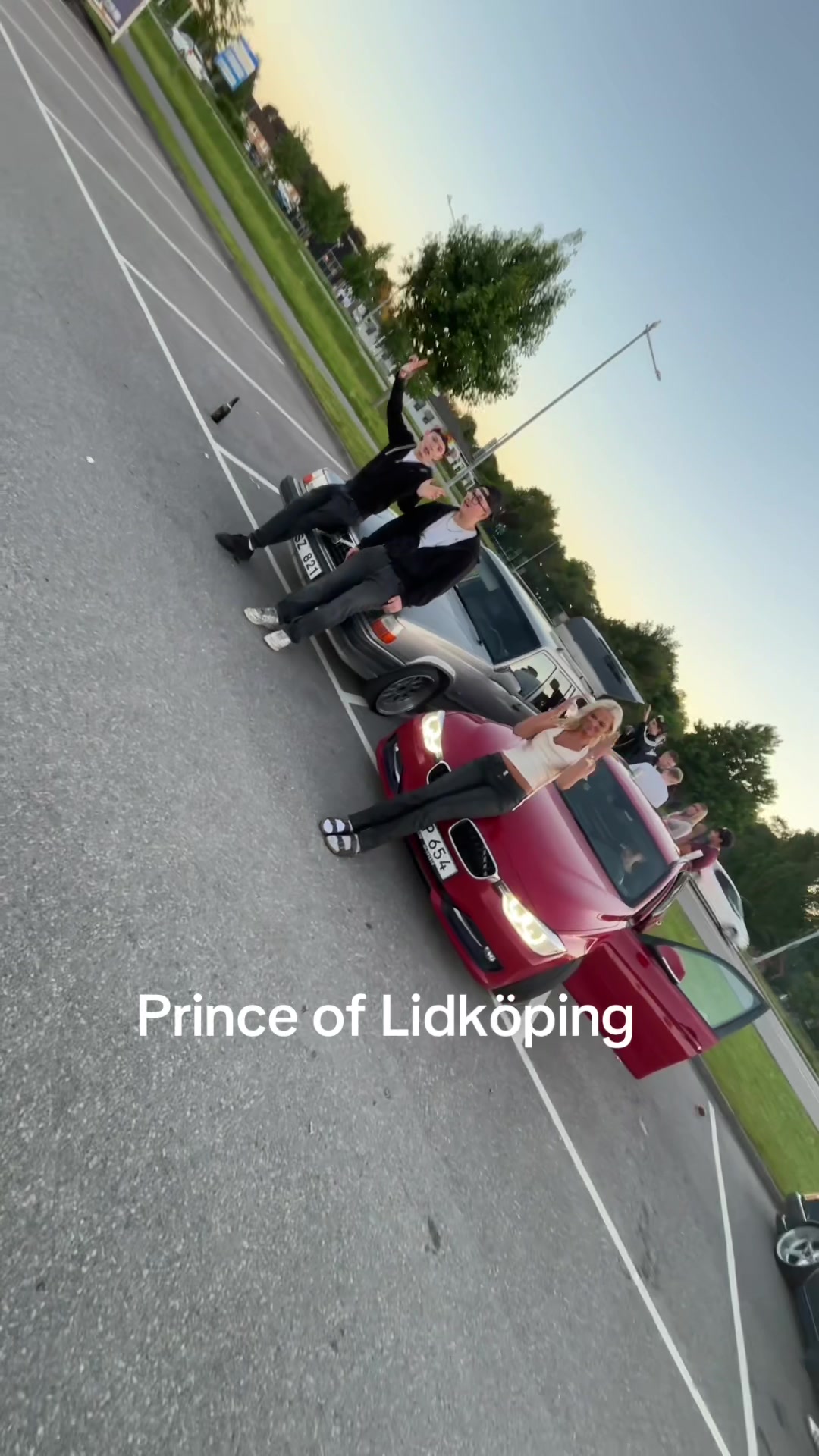 @Elvis🥂🥂