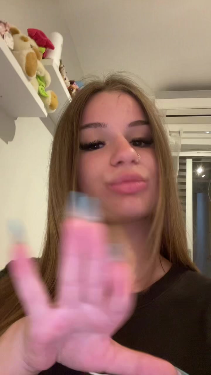 @𝒗𝒆𝒓𝒐𝒏𝒊𝒄𝒂🧿