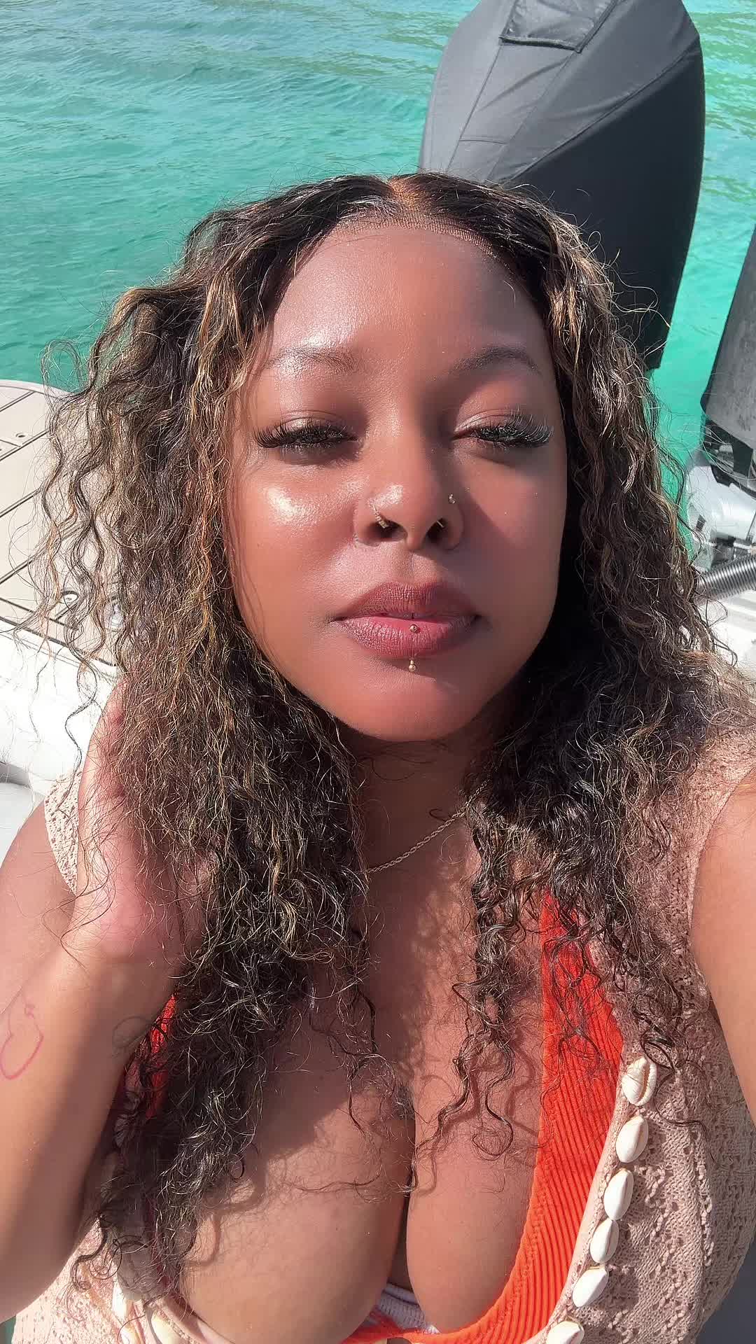 @Cee B🌻