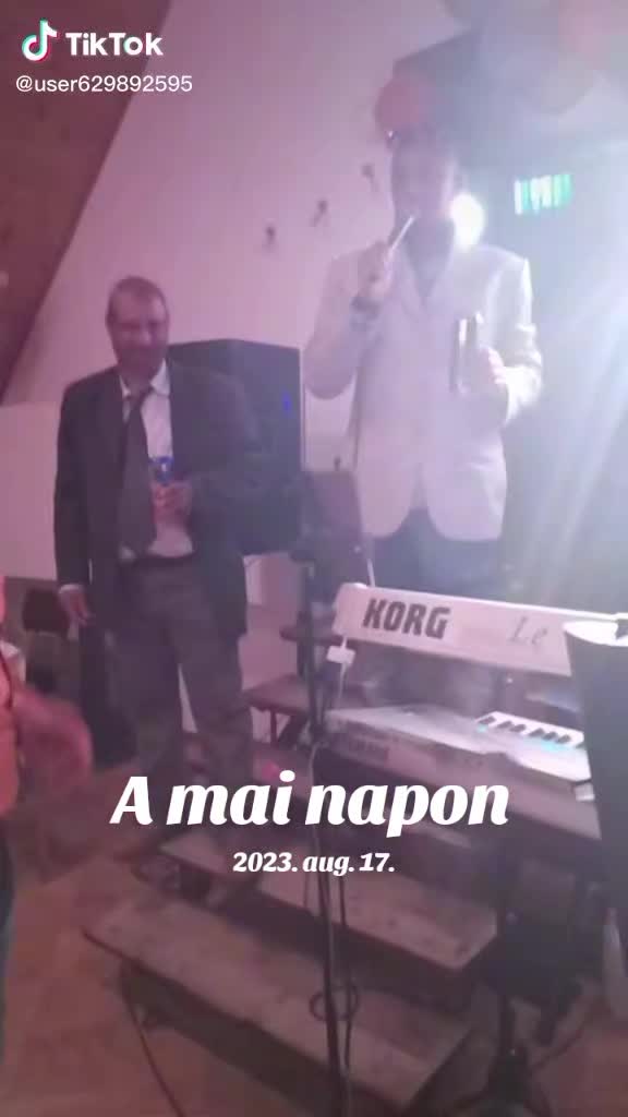 @Kov&aacute;cs &Aacute;d&aacute;m