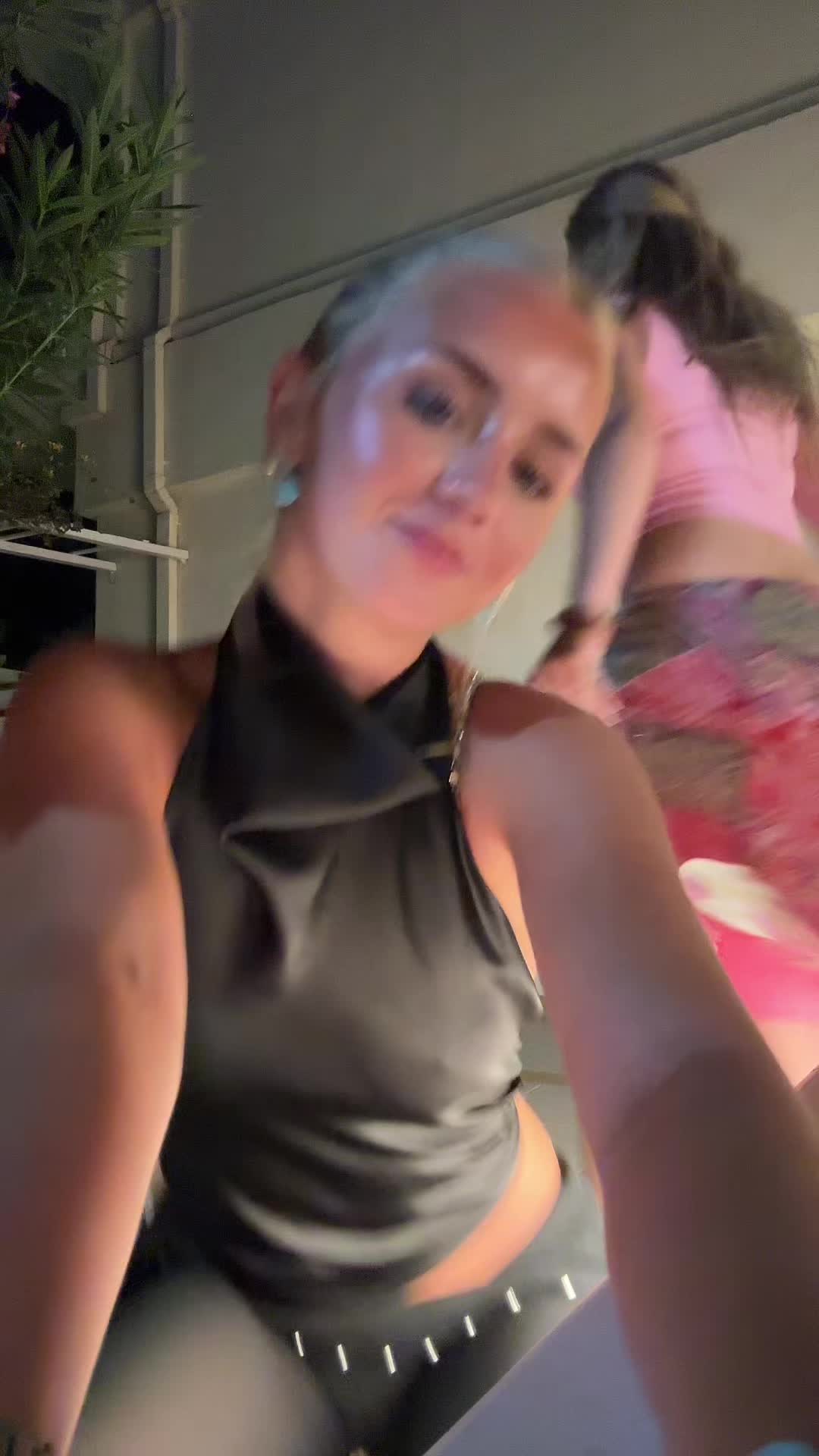 @ella