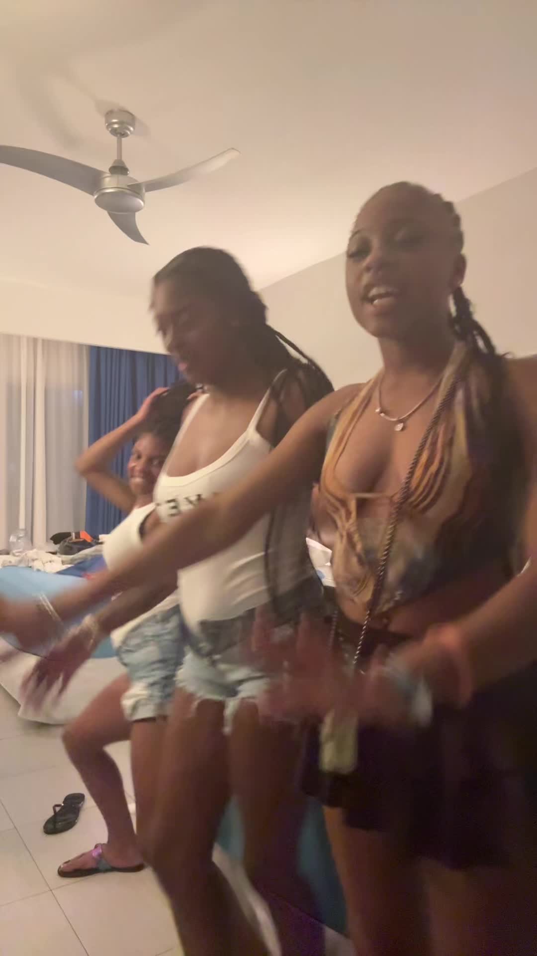@Jenasciaaaa