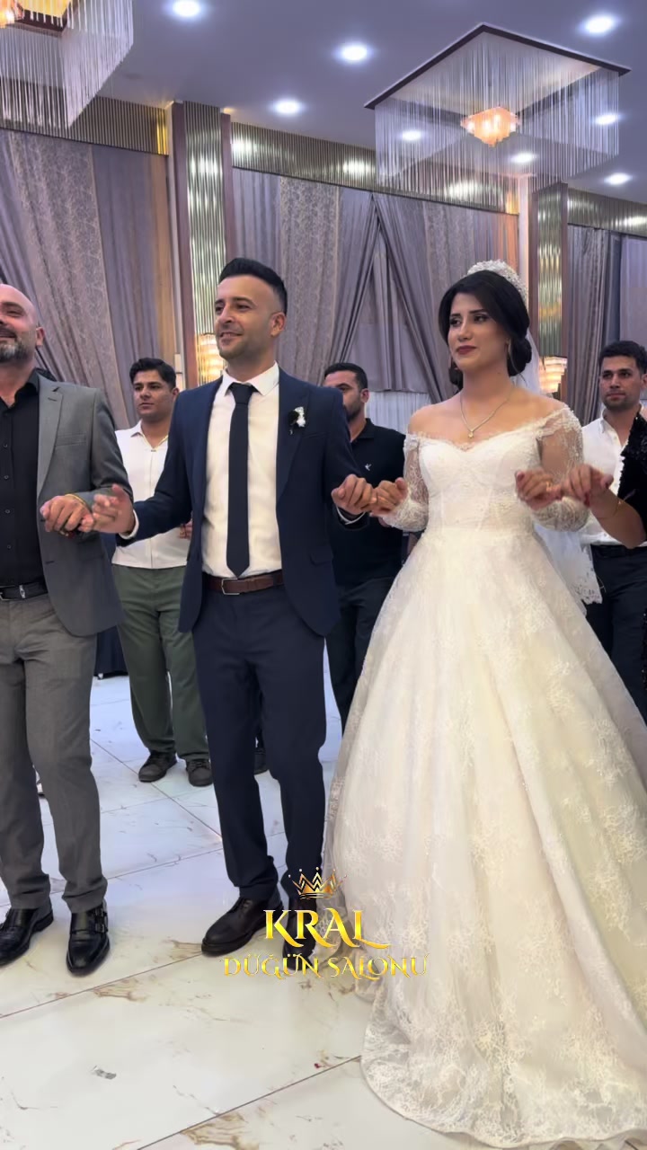@KRAL D&Uuml;Ğ&Uuml;N SALONU