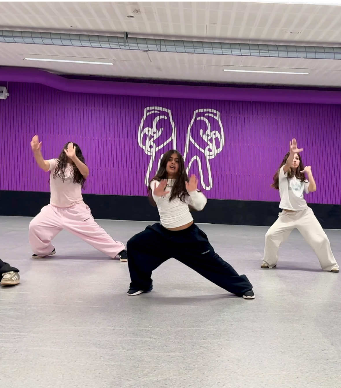 @MixDancers Academy