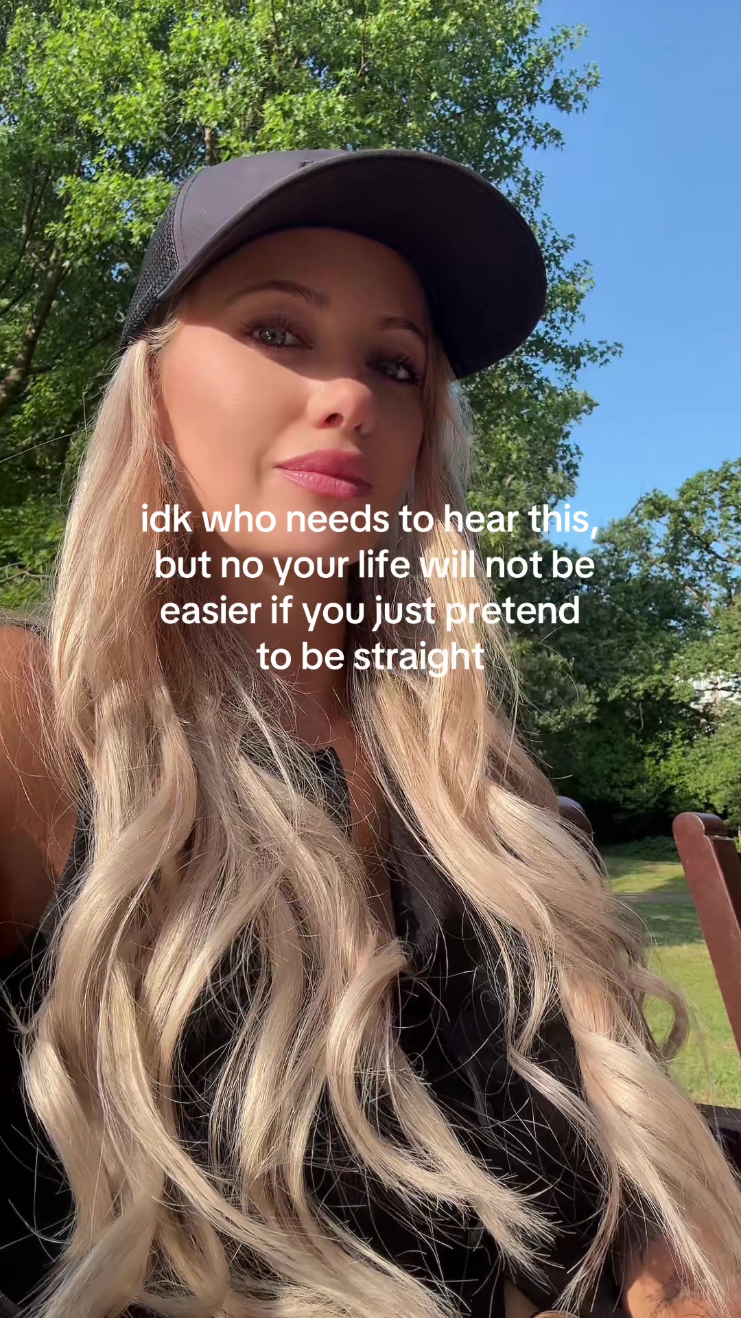 @Lisa J Evans sapphic author ⚢