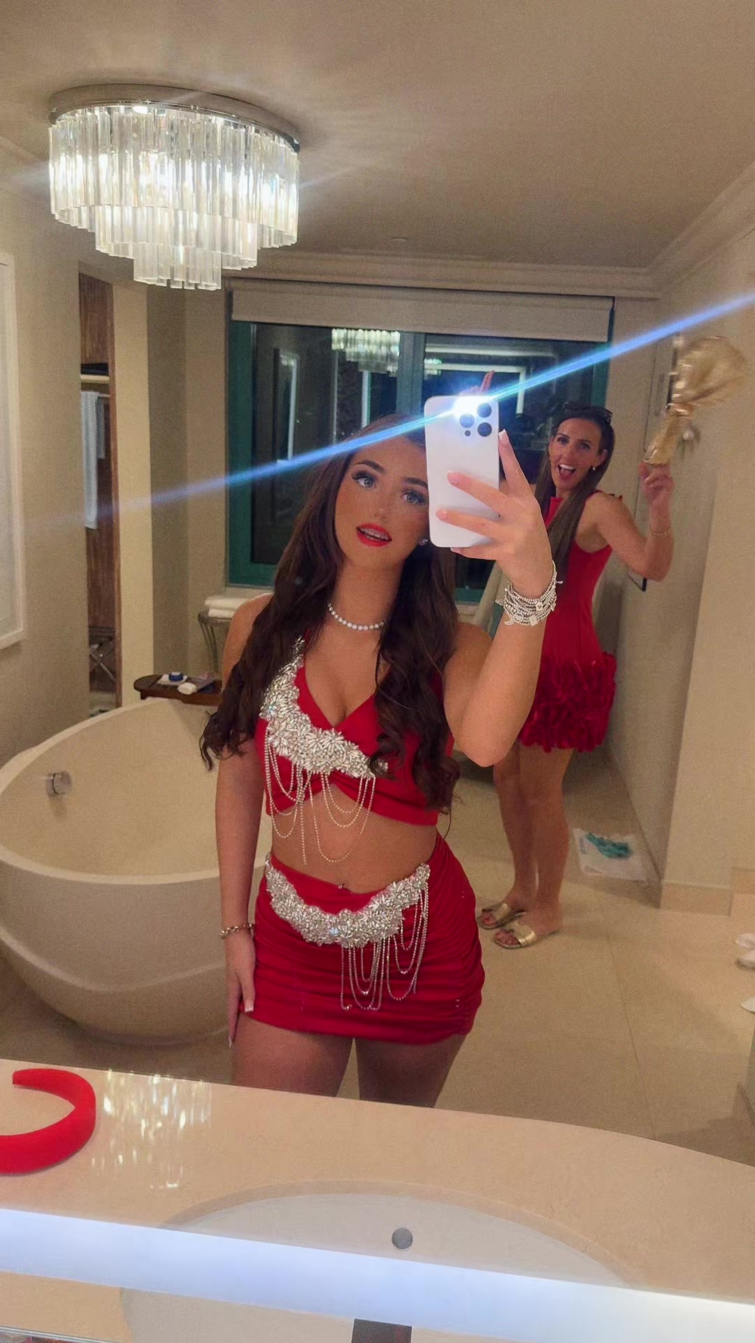 @LolaMaieRoberts
