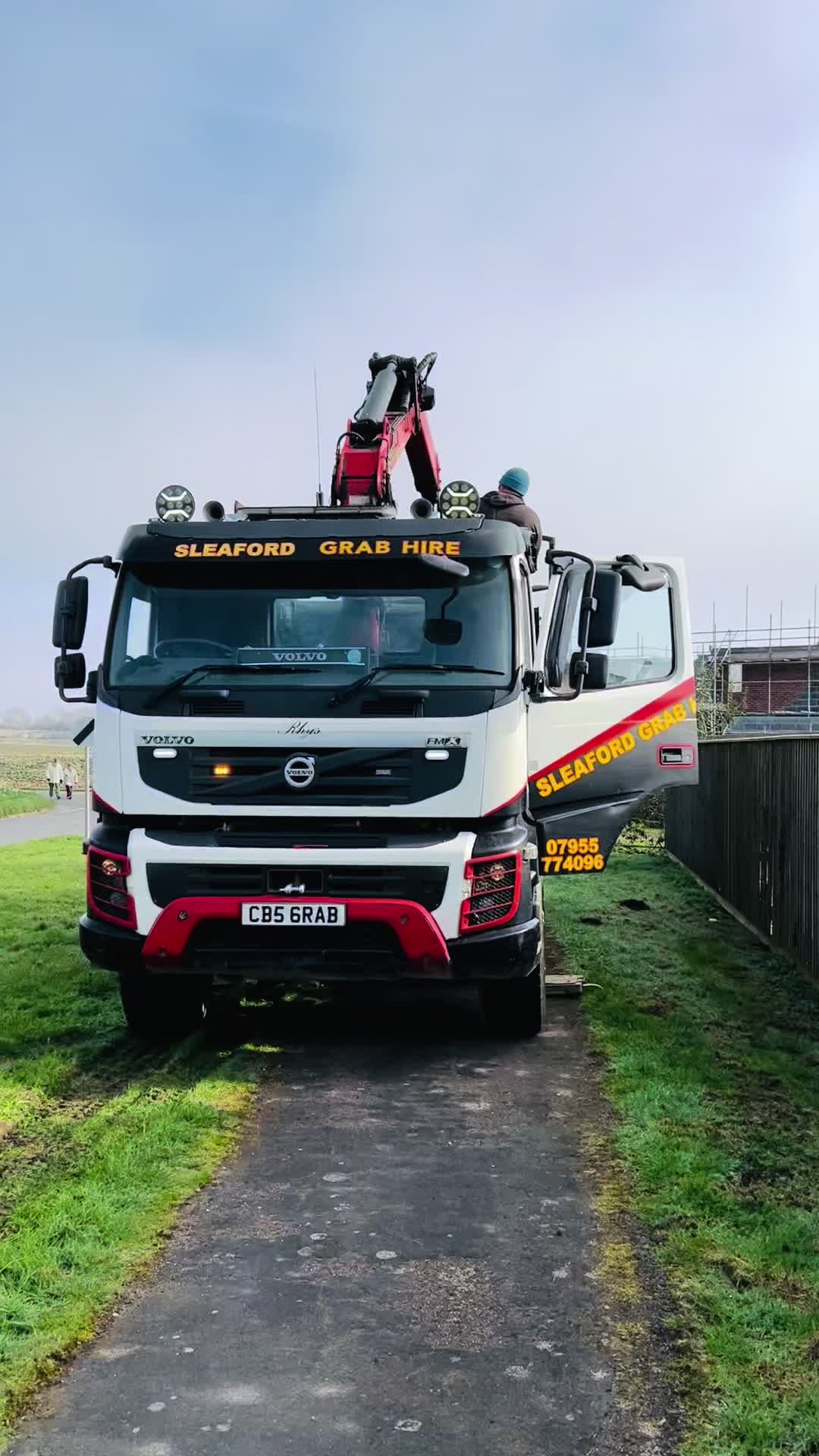 @Sleaford Grab Hire 🚨