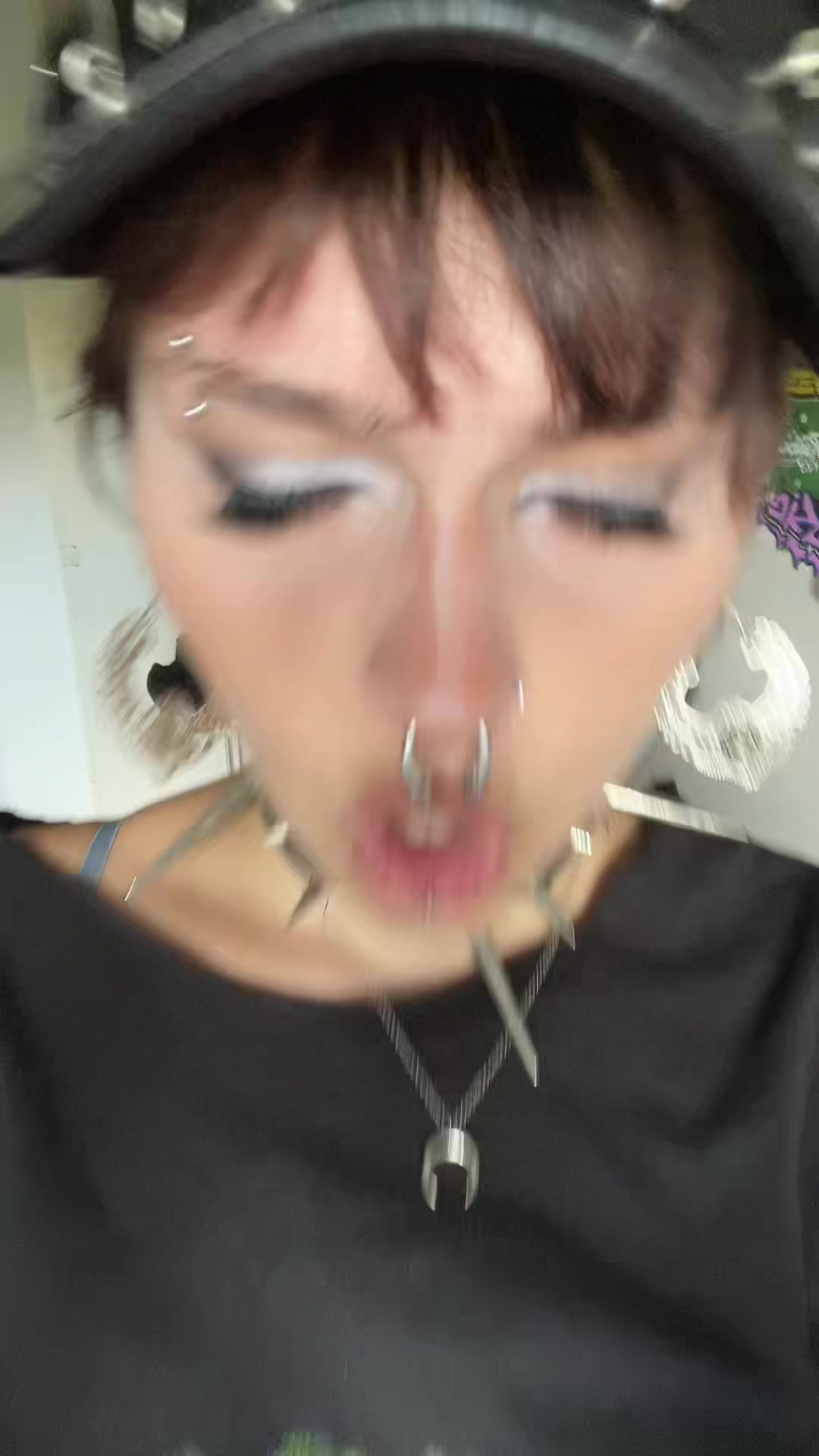 @Girl with the eyeliner