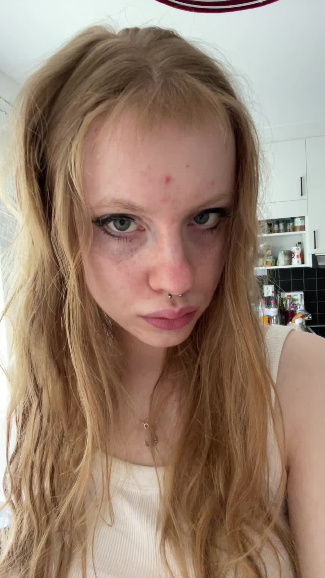 @Embla 🧟&zwj;♀️