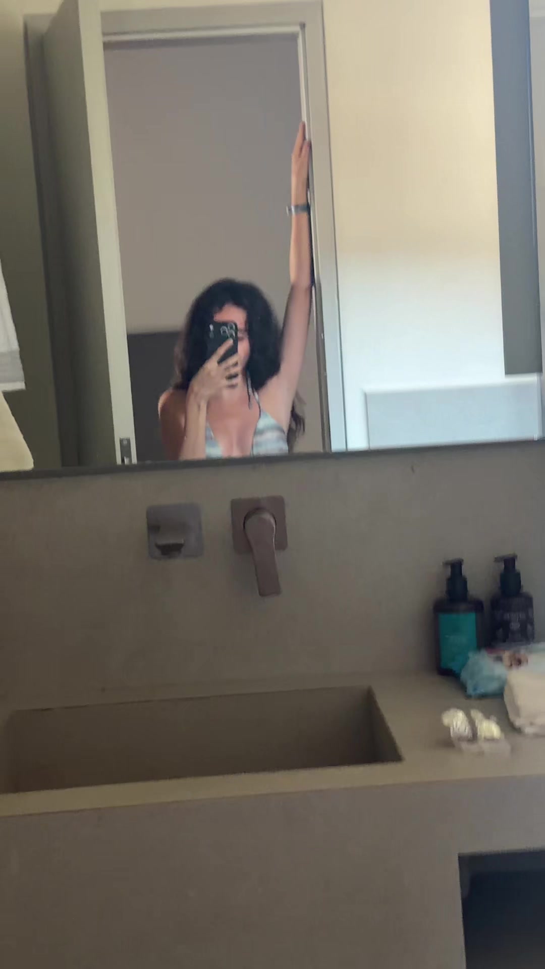 @Leyla Diamondi