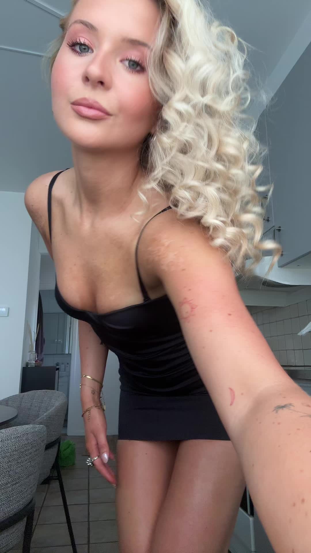 @Alvafknhandsome