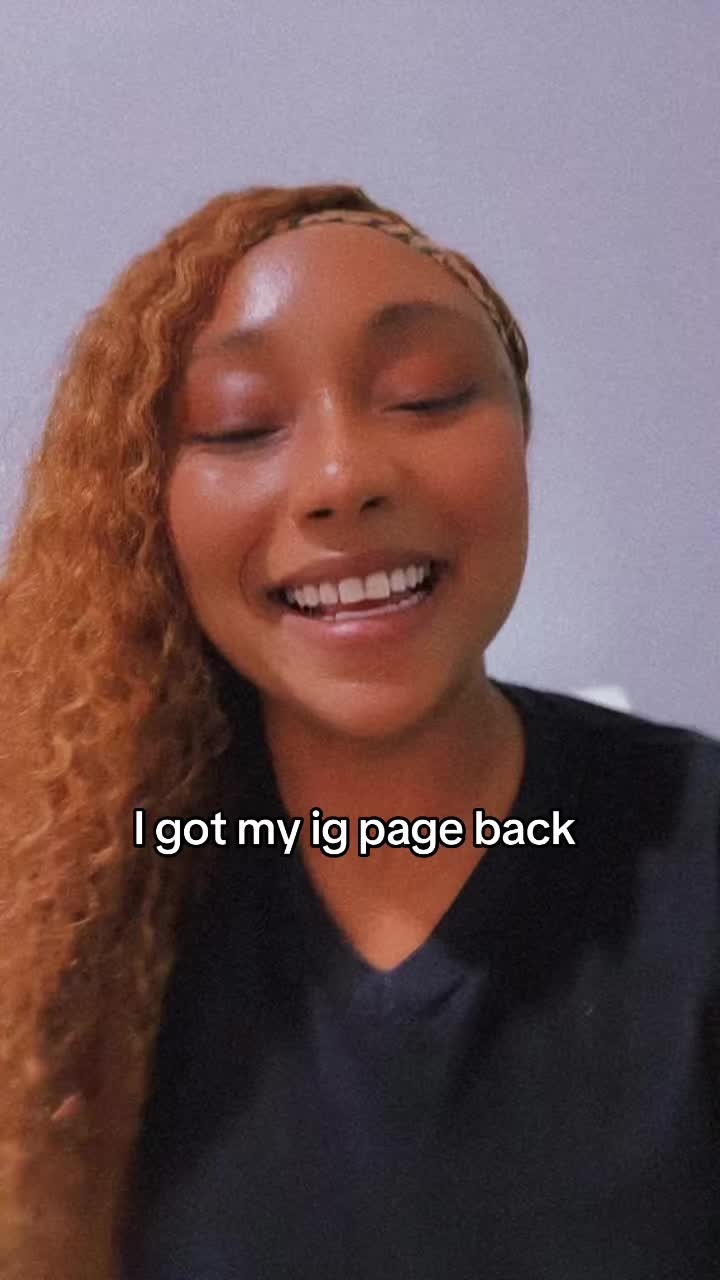 @LaylaRedCakes