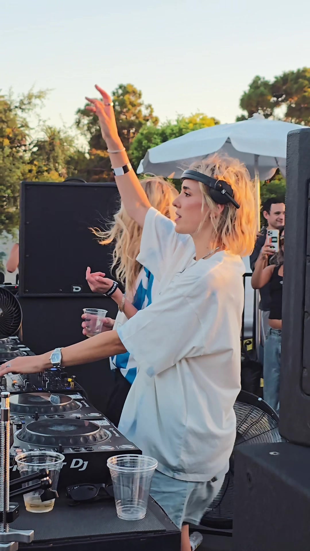 @eliandfur