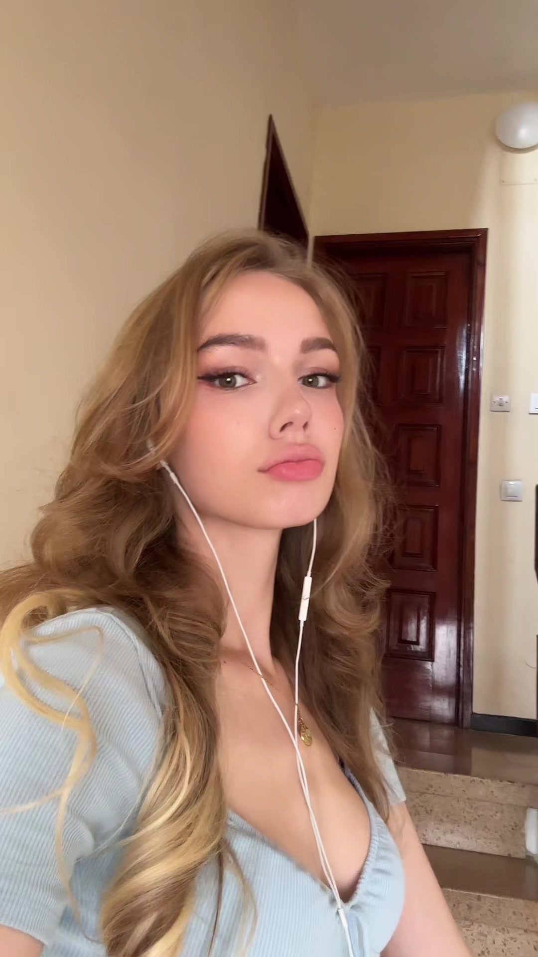 @Eva