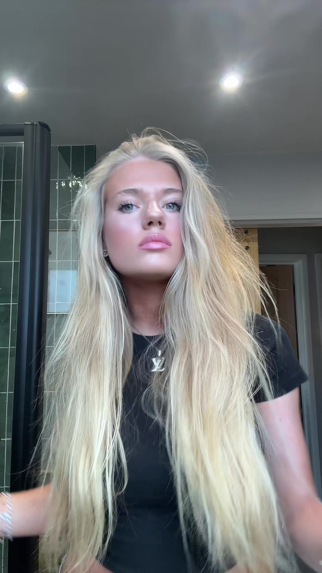 @😈
