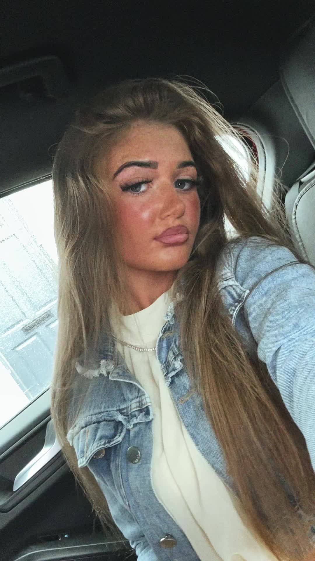 @~J~