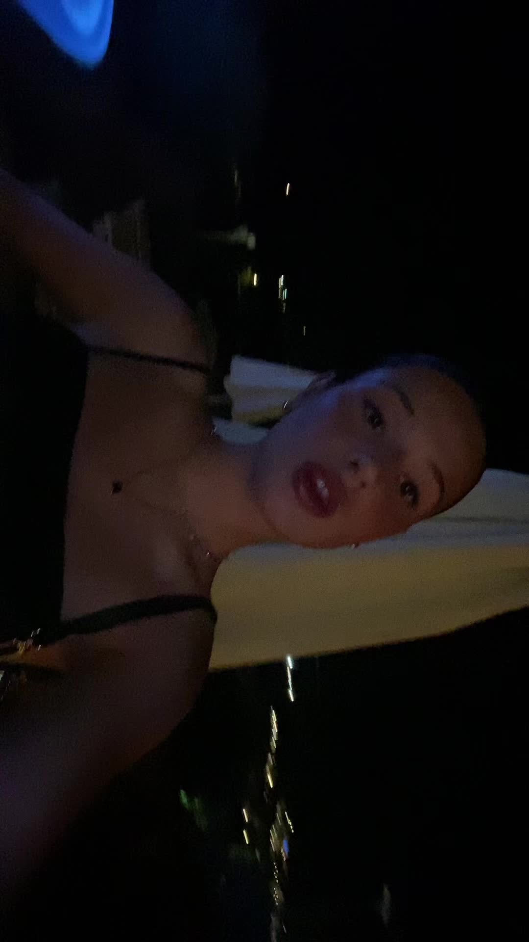 @arii ๐ค๐ค๐ค