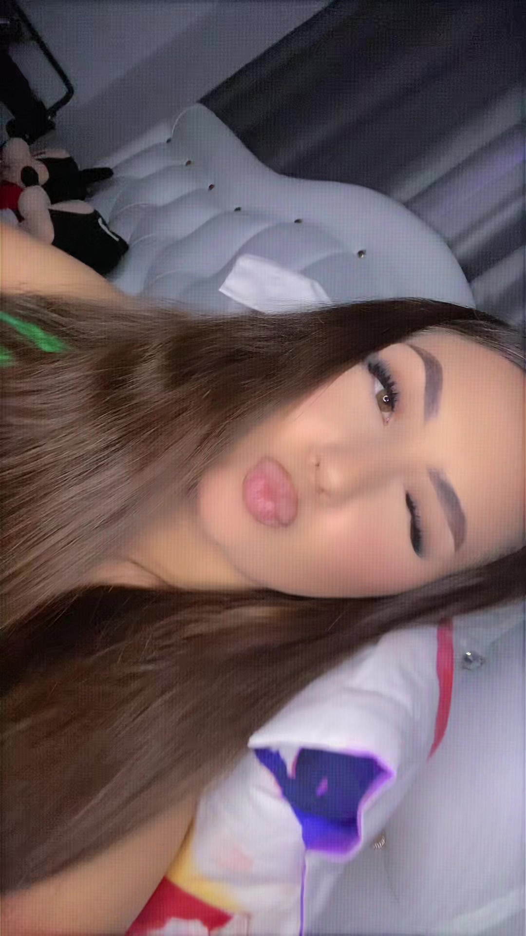 @ɛnd LARISA