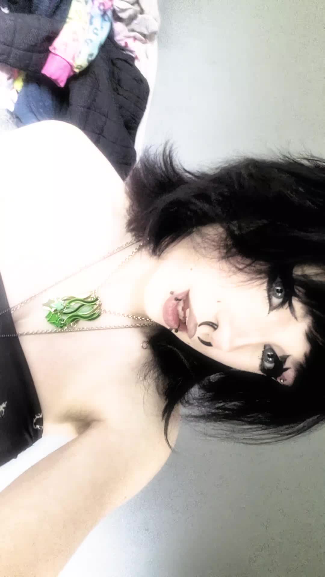 @Nevaeh..🥀